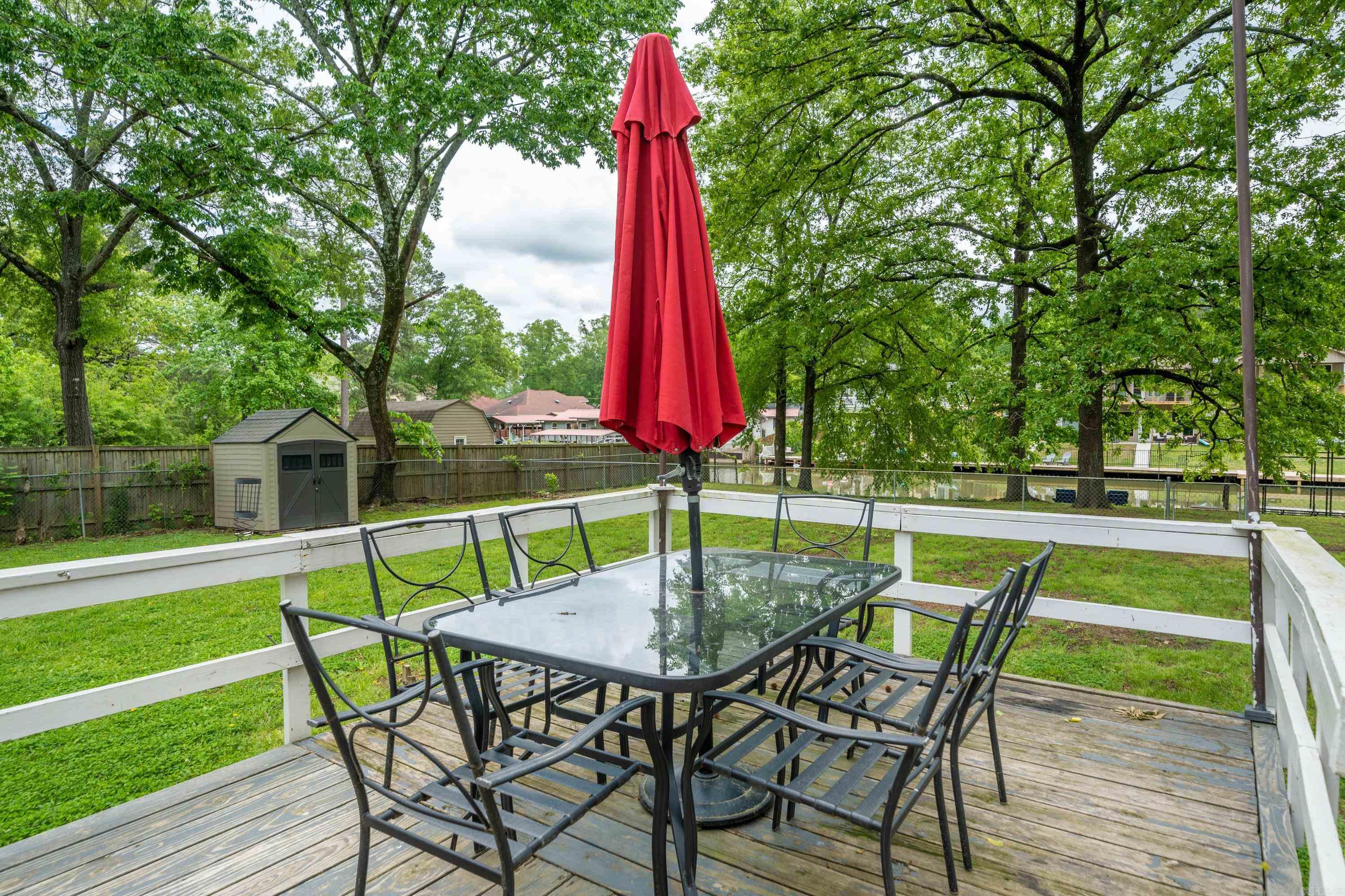 160 Lakeaire Terrace