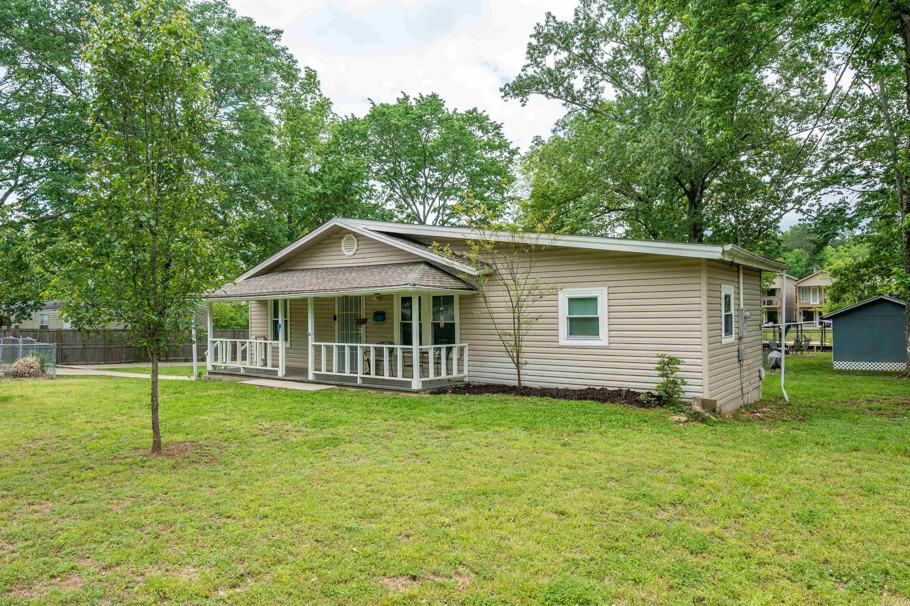 160 Lakeaire Terrace