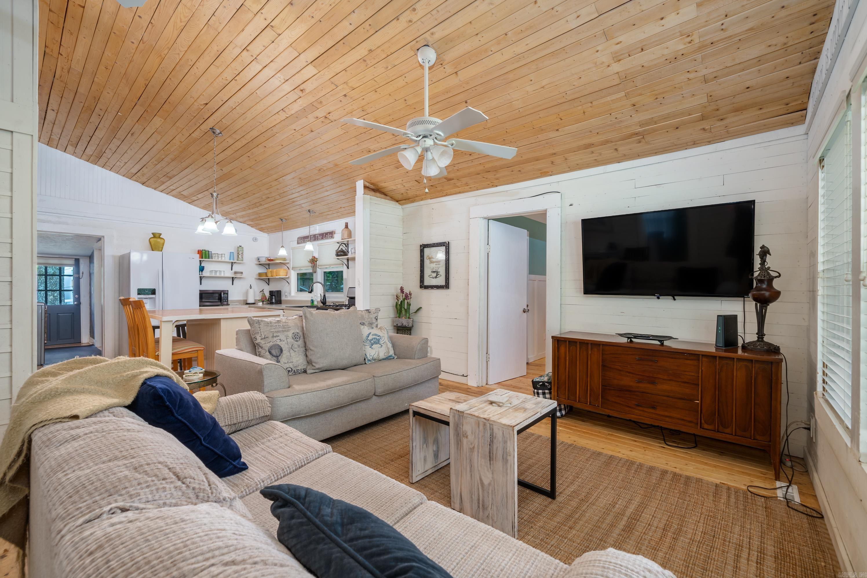 160 Lakeaire Terrace