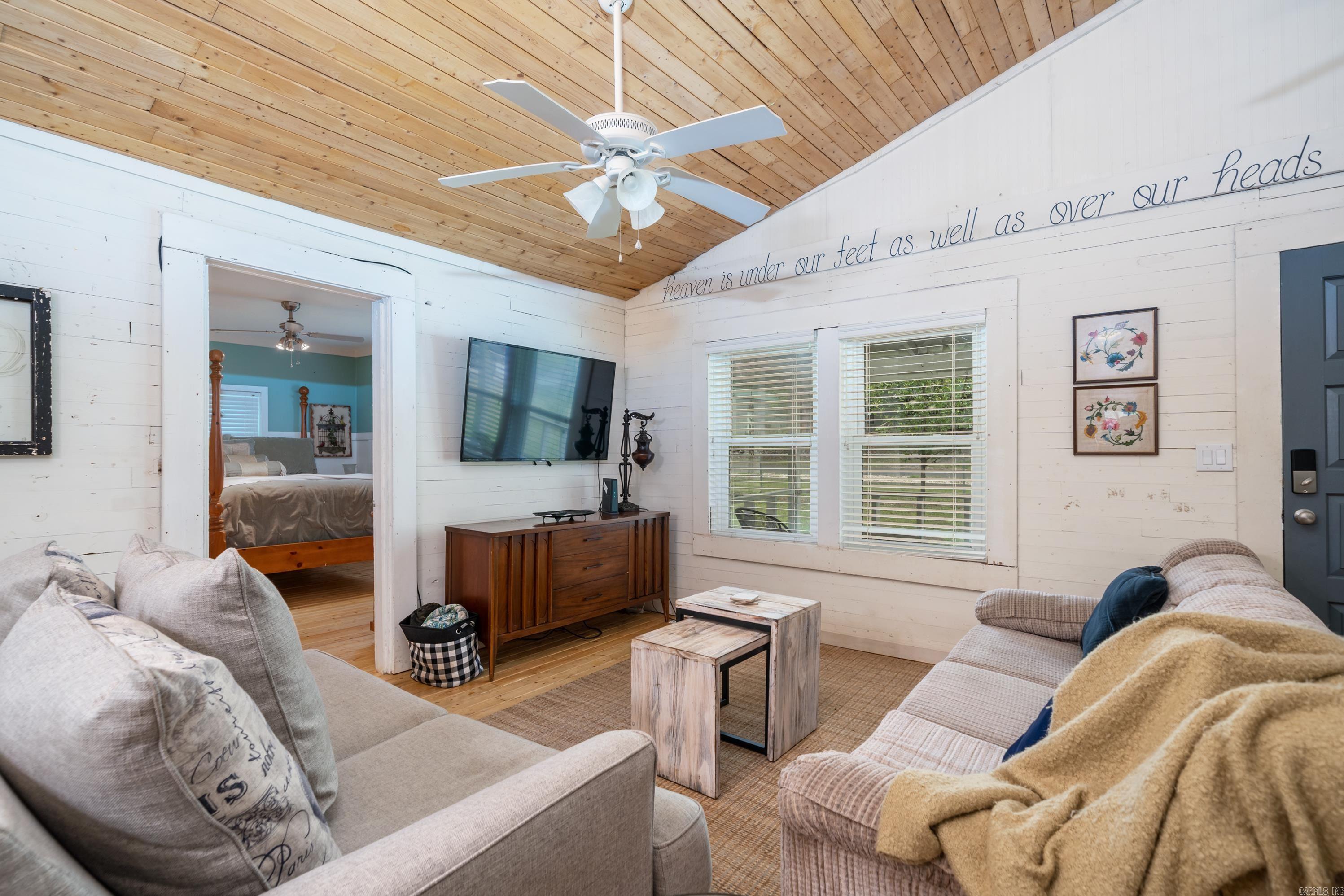 160 Lakeaire Terrace