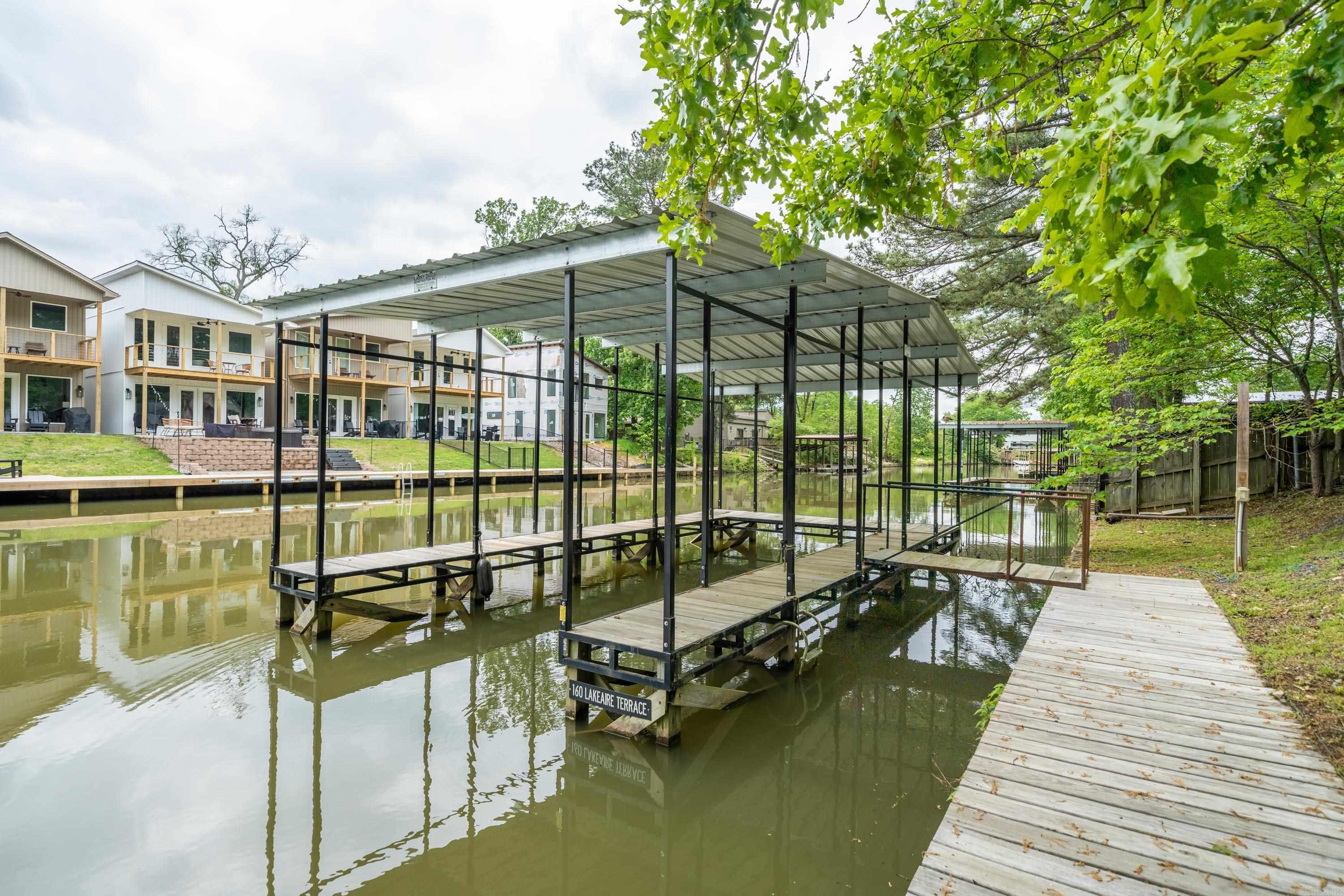 160 Lakeaire Terrace