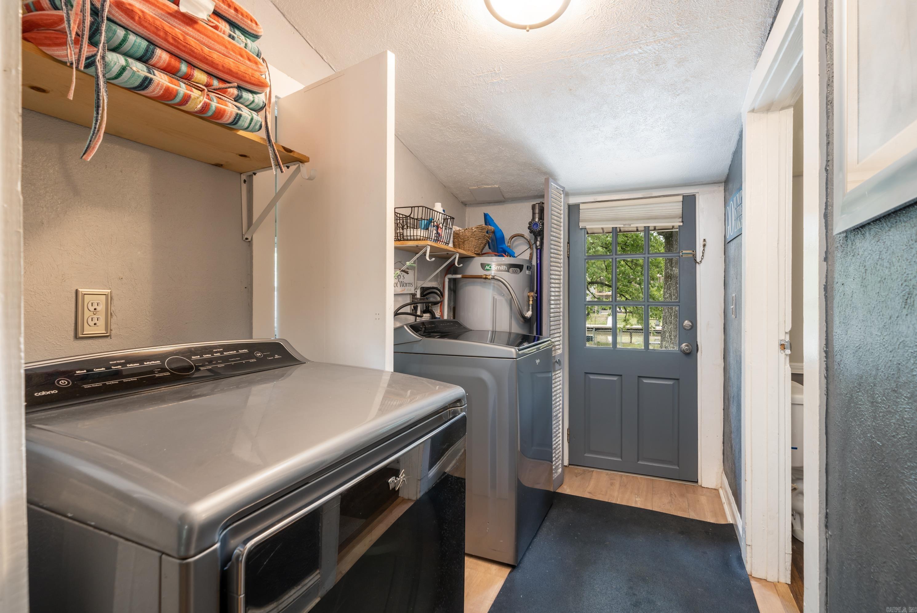 160 Lakeaire Terrace