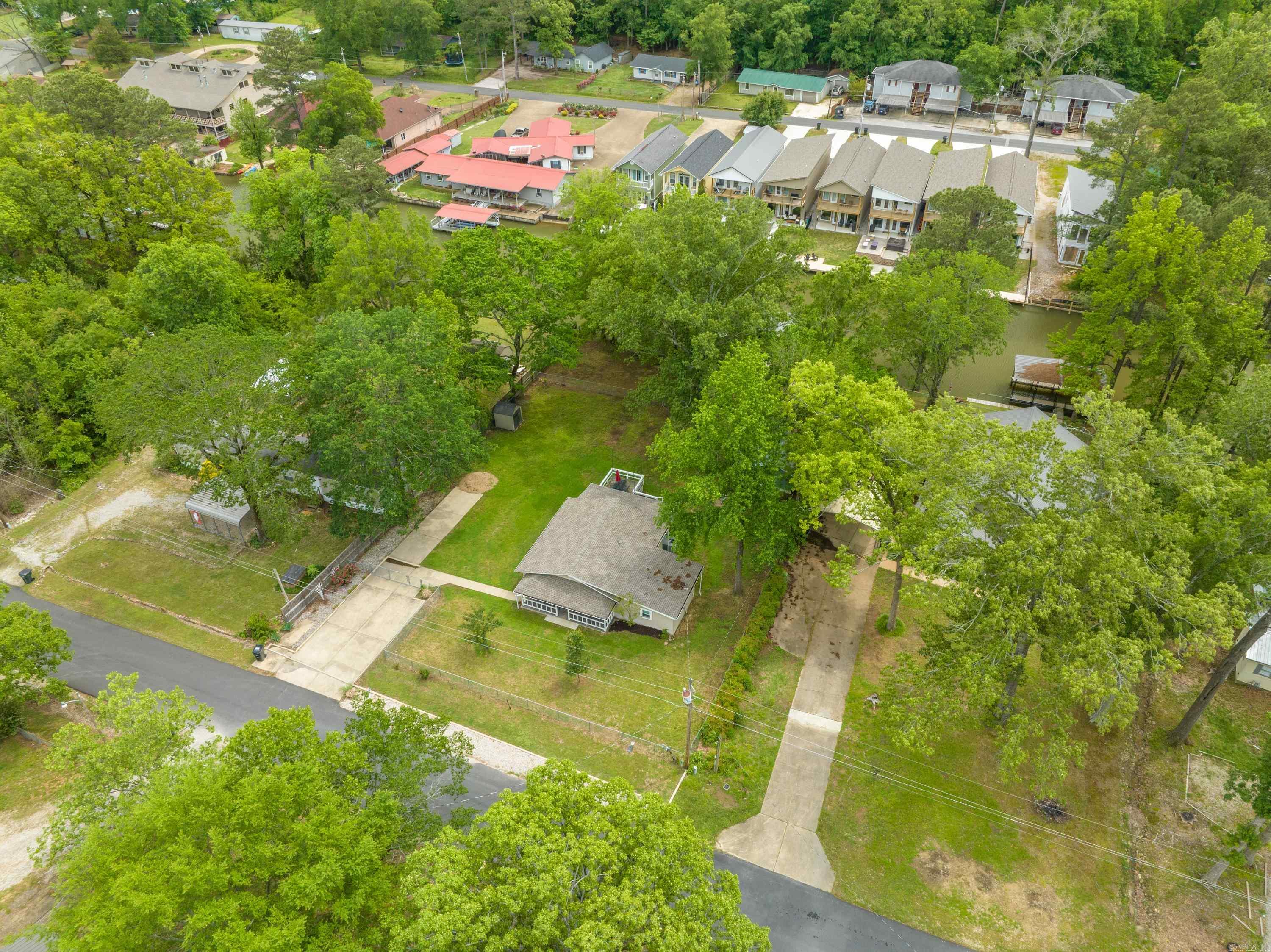 160 Lakeaire Terrace