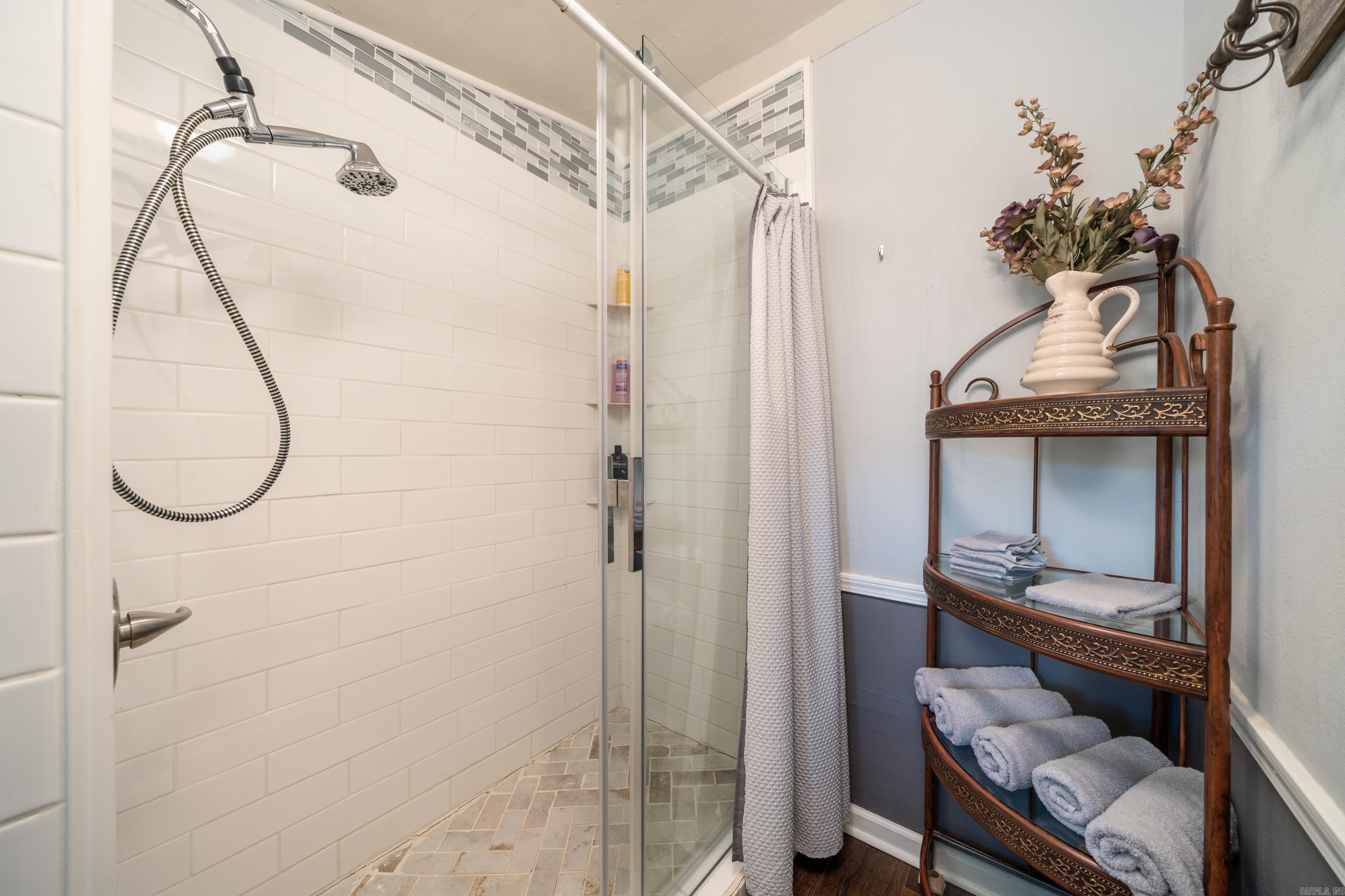 160 Lakeaire Terrace