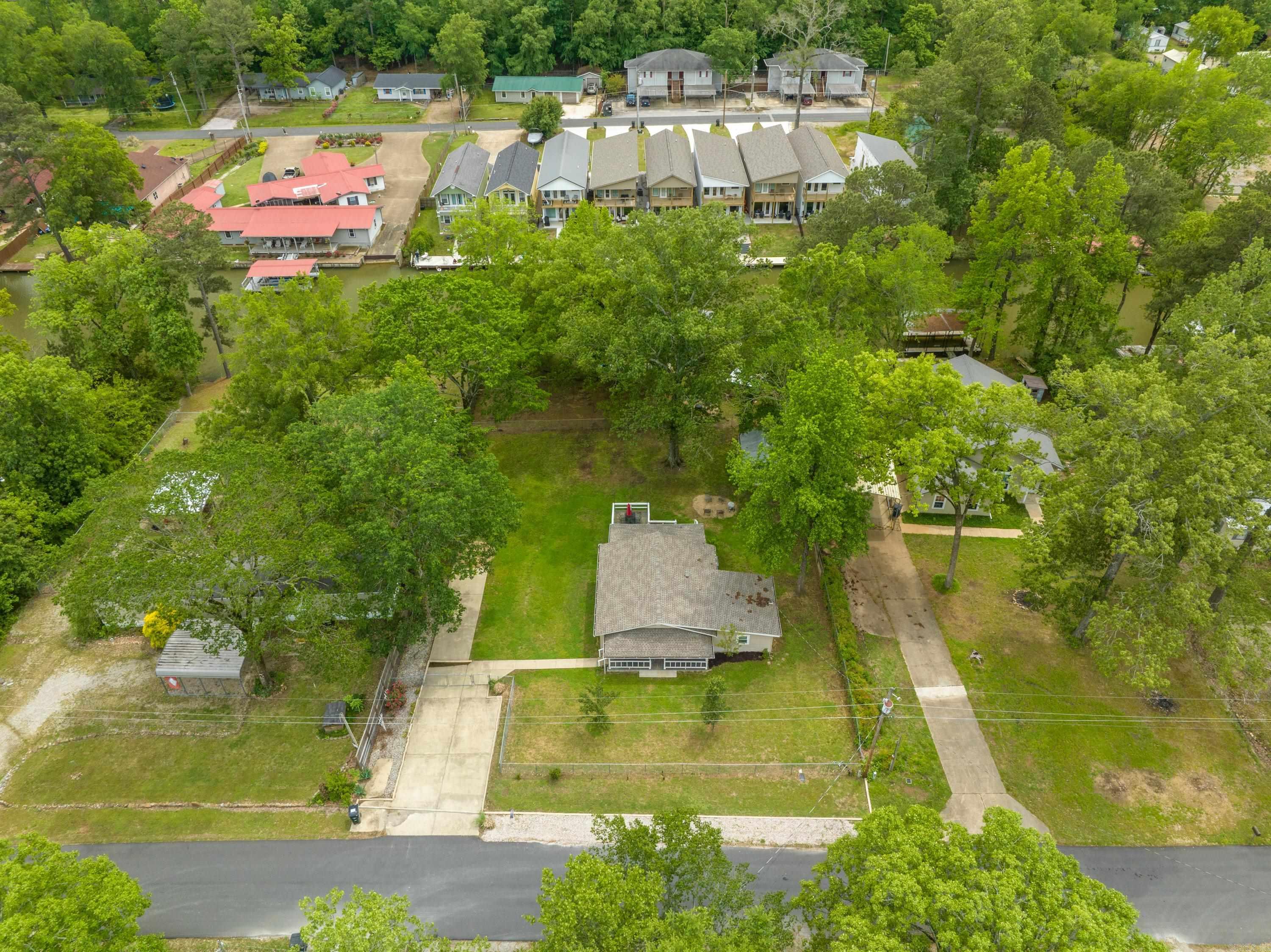 160 Lakeaire Terrace