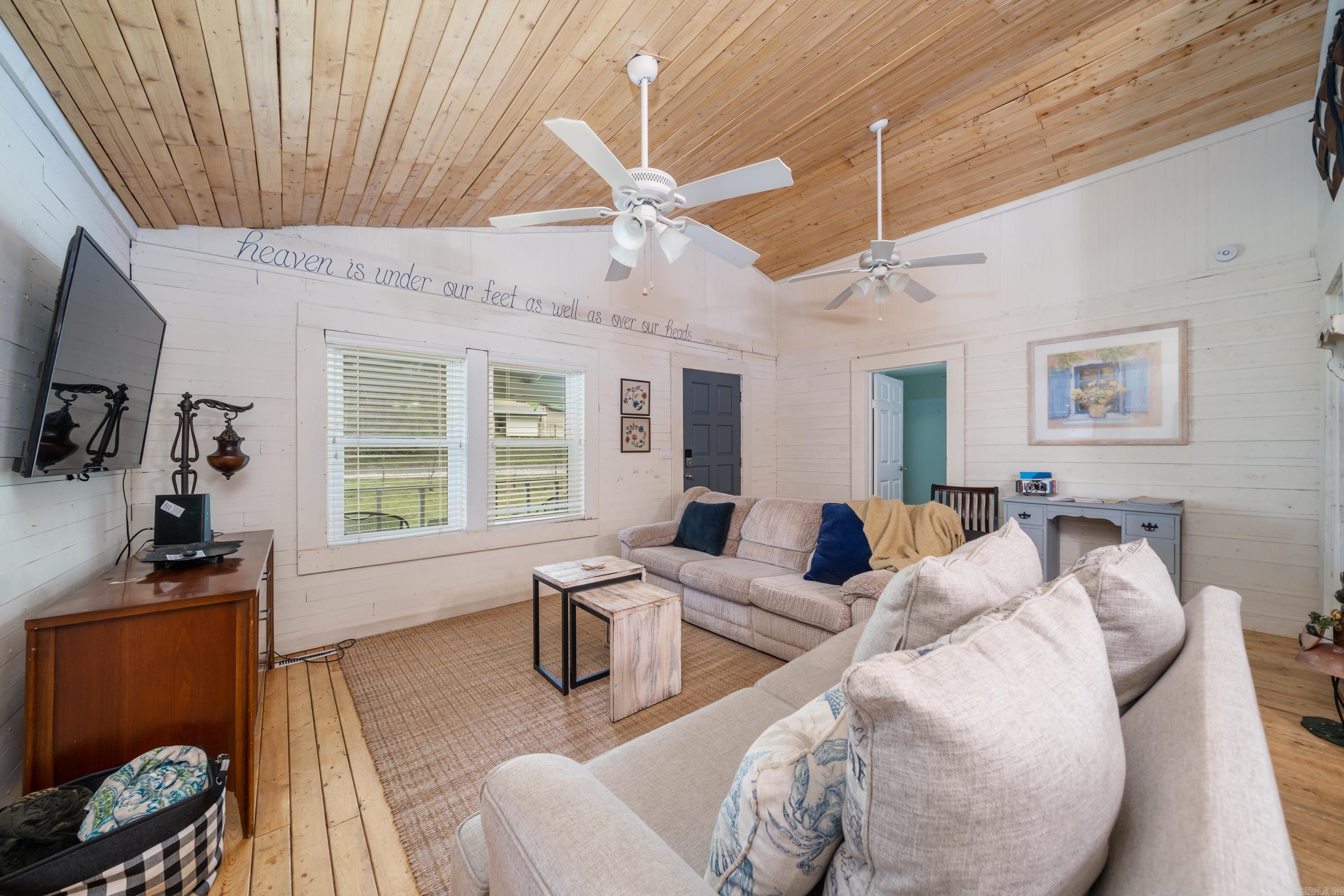 160 Lakeaire Terrace