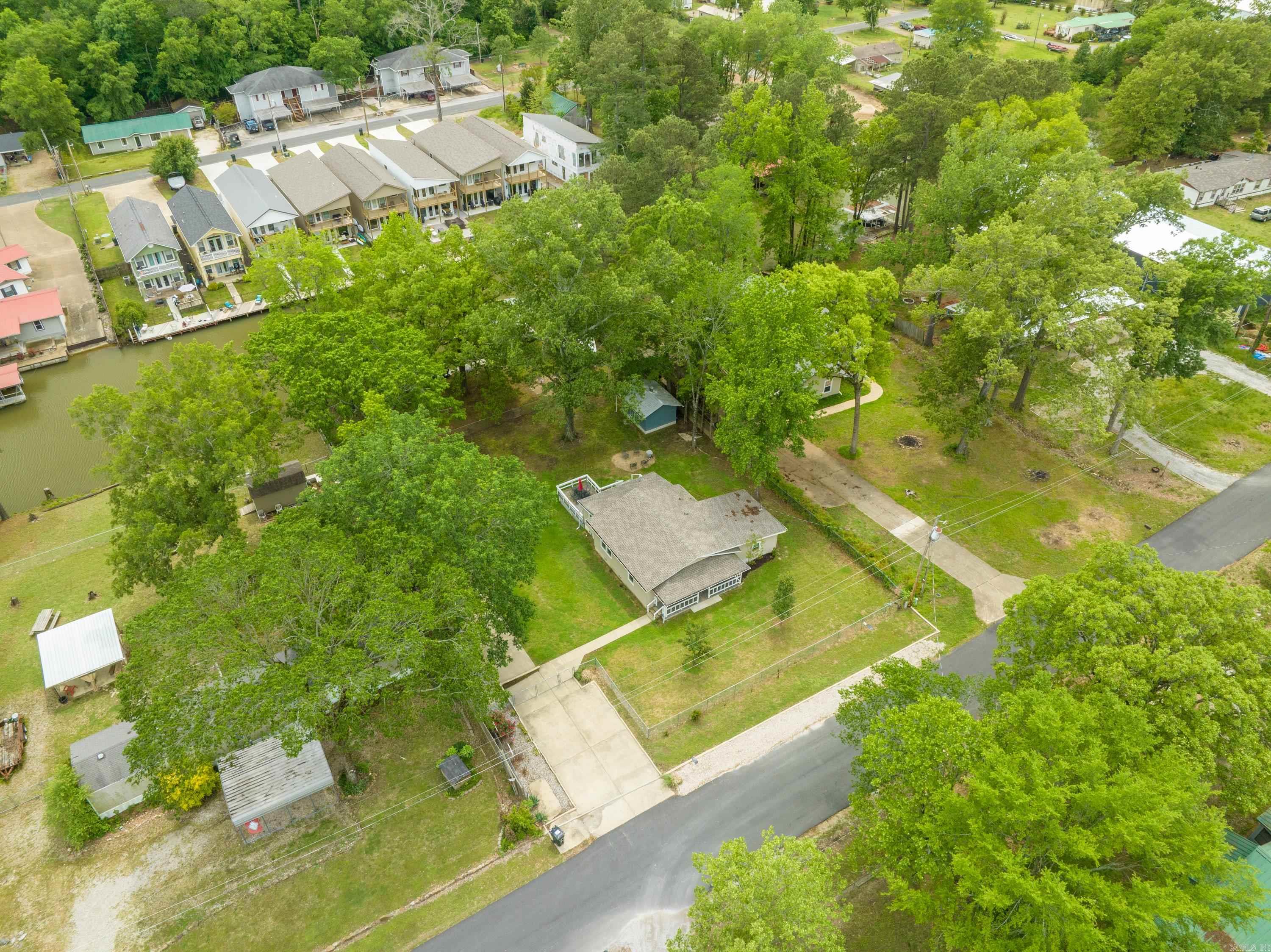 160 Lakeaire Terrace