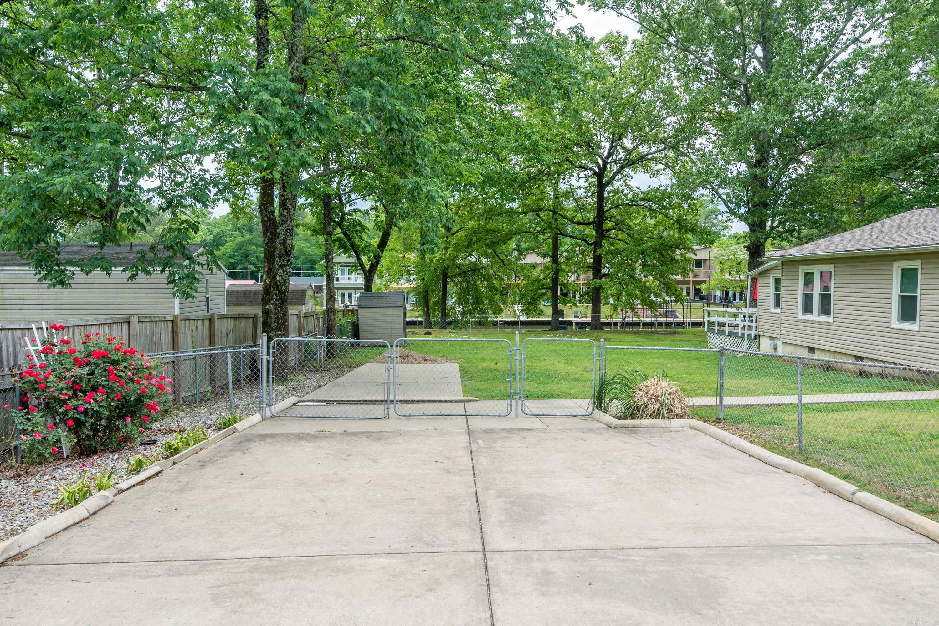 160 Lakeaire Terrace