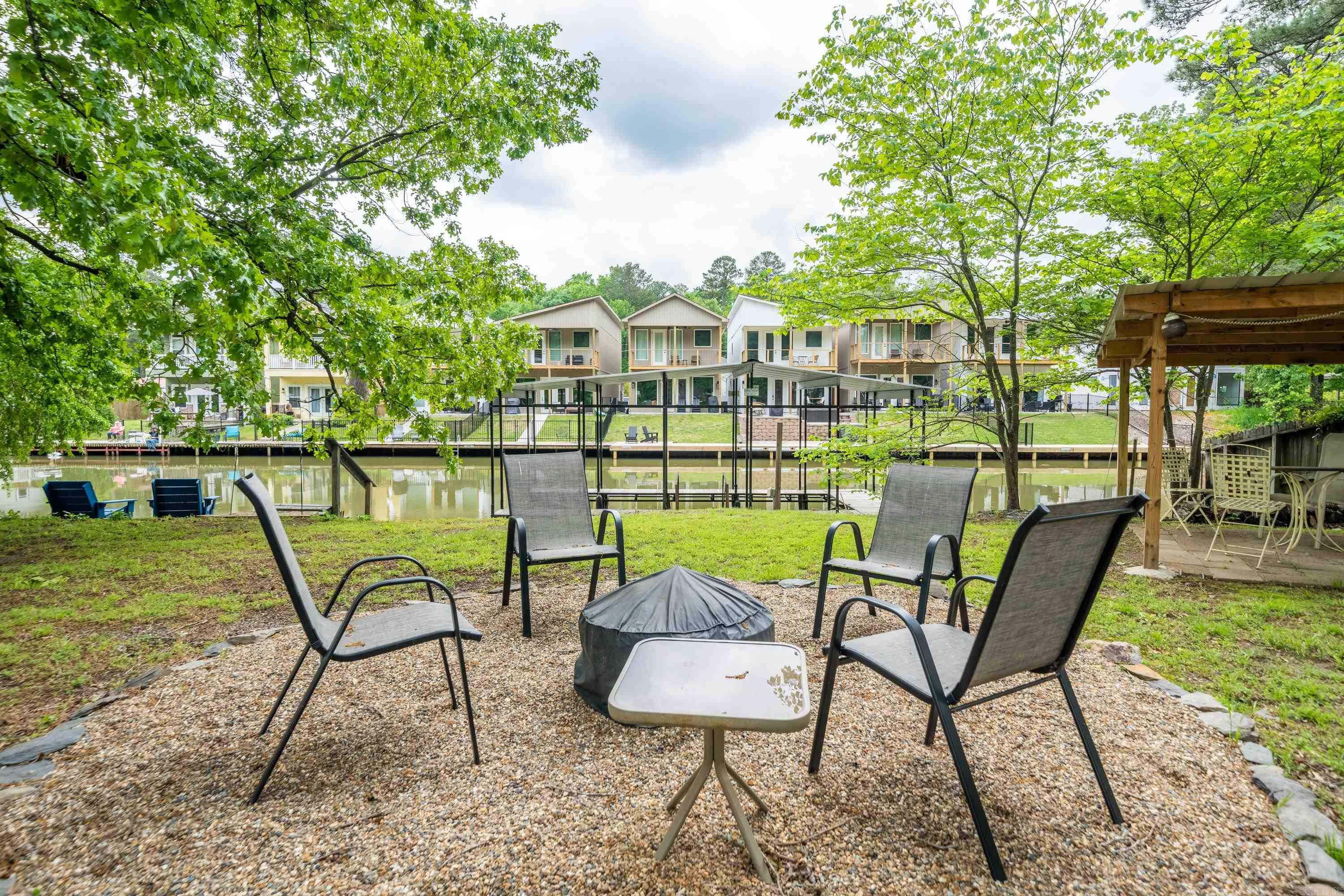 160 Lakeaire Terrace