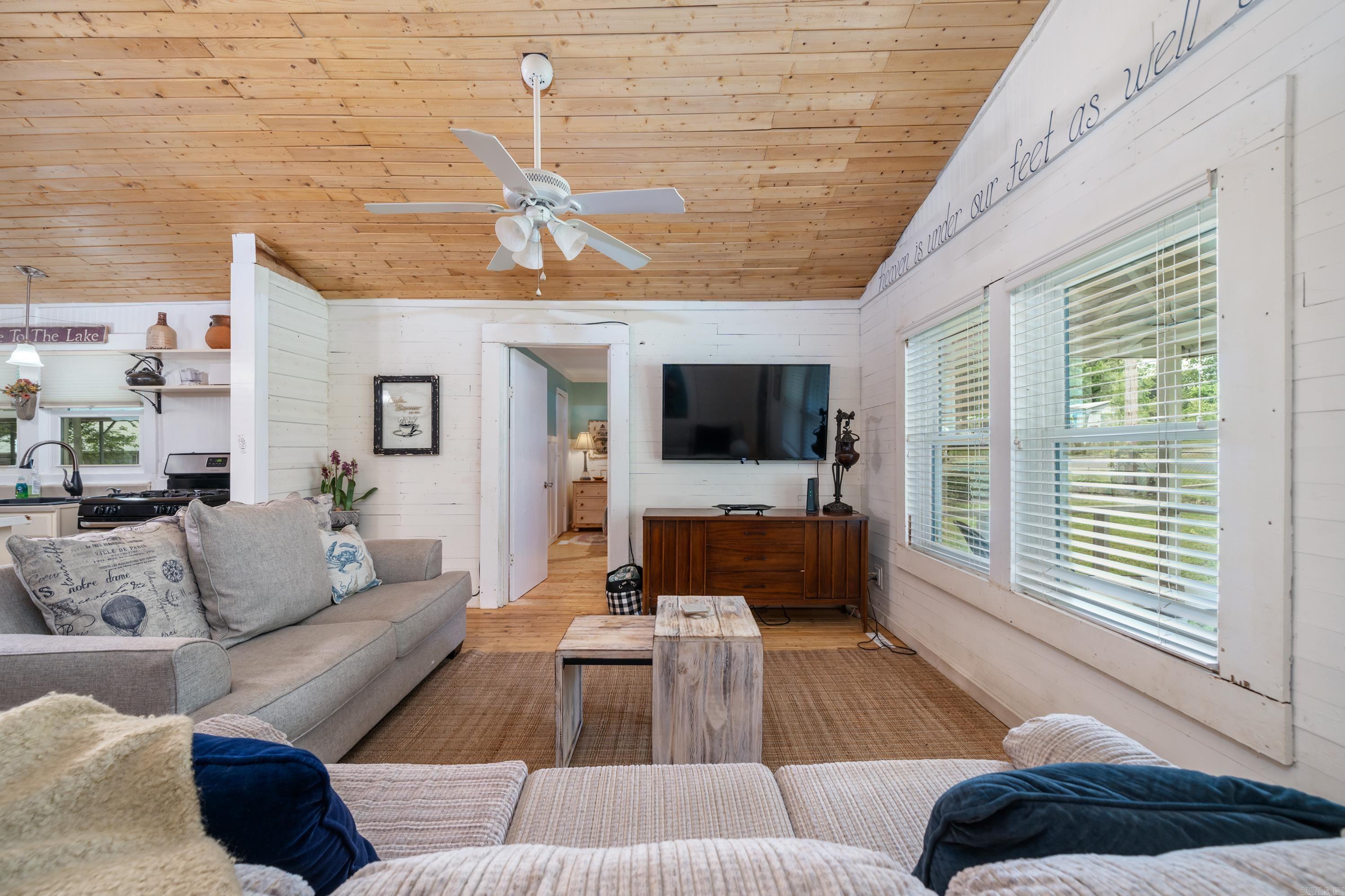 160 Lakeaire Terrace