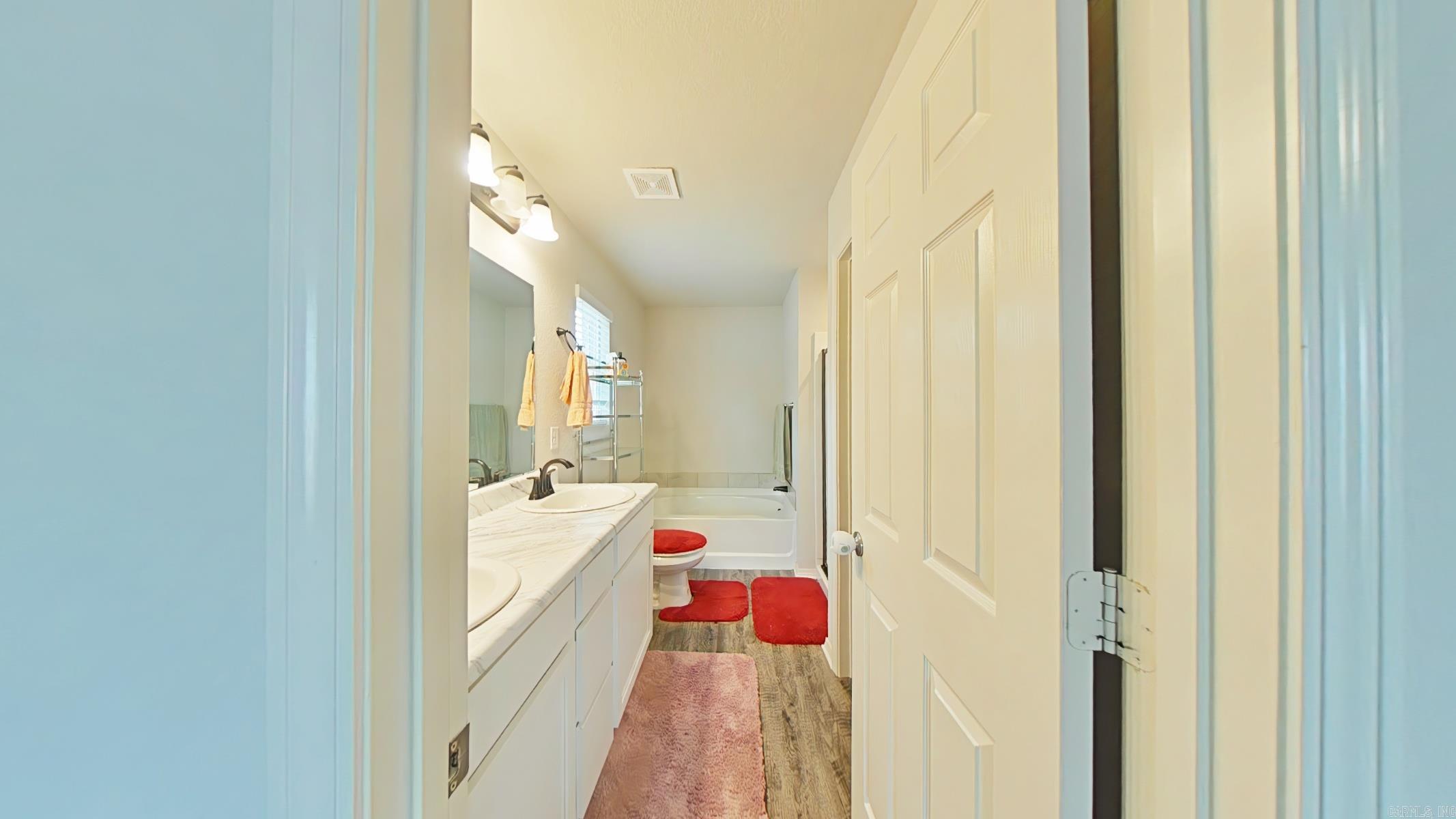 6040 Woodcreek Cove