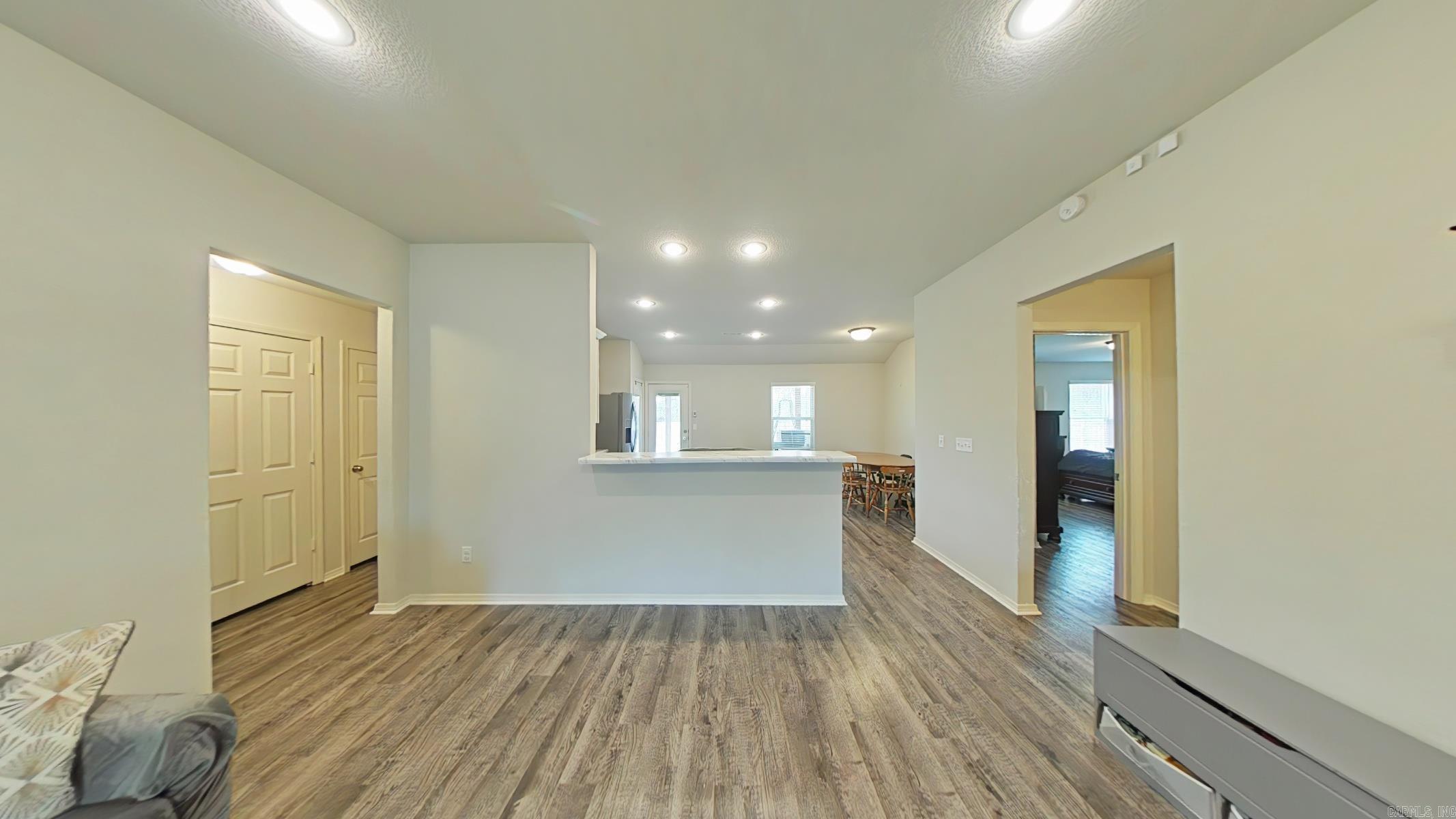 6040 Woodcreek Cove