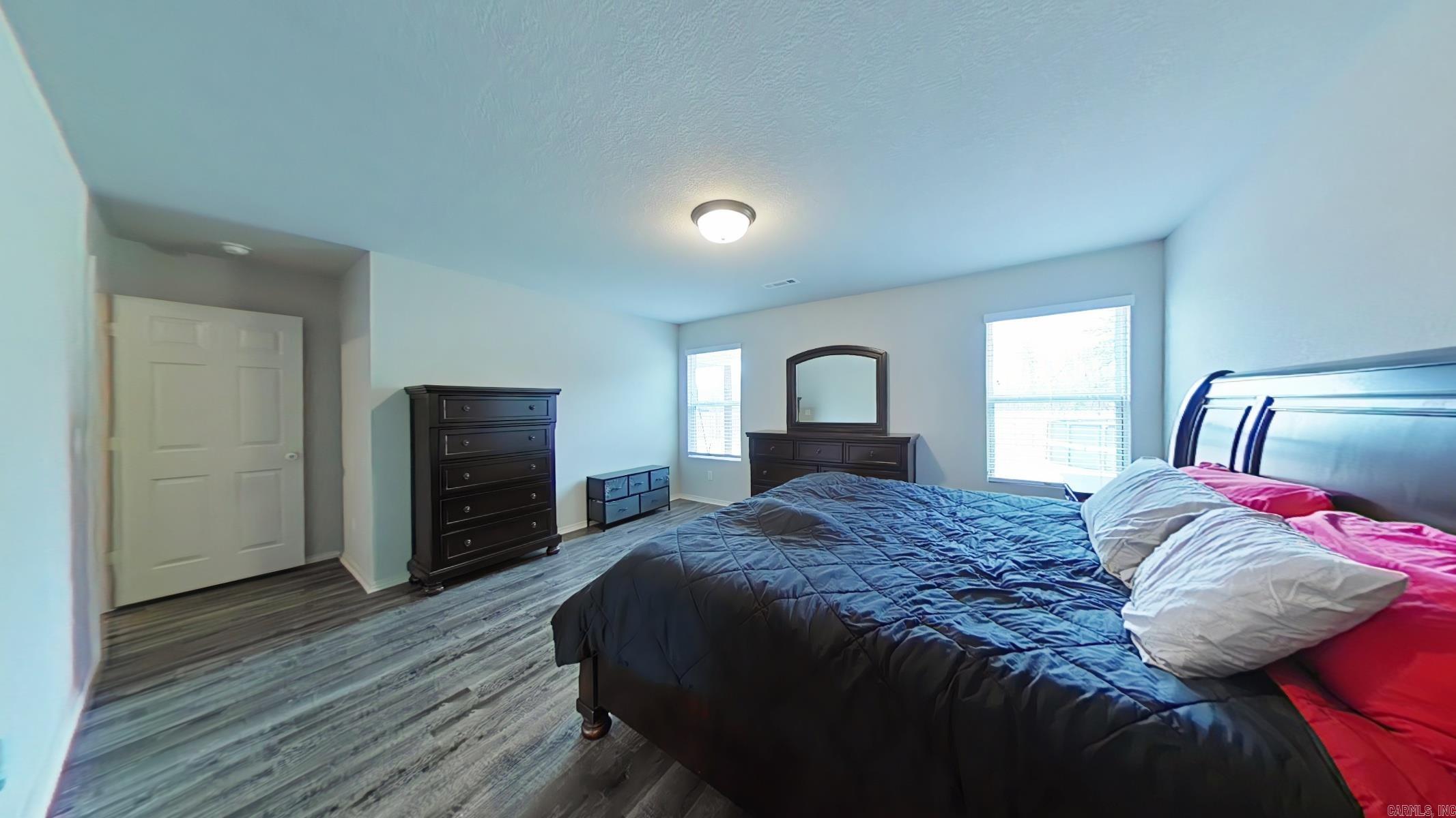 6040 Woodcreek Cove