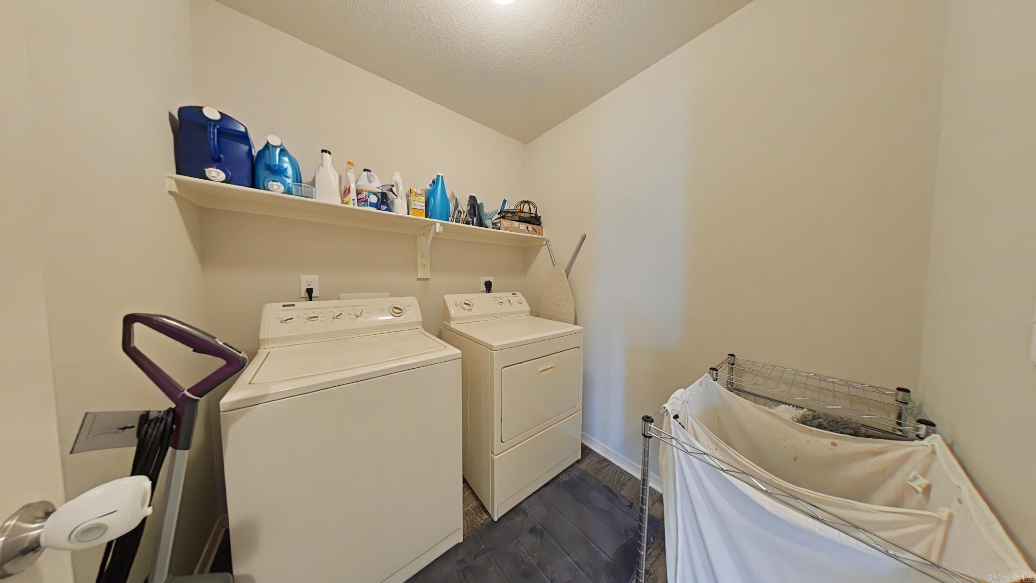 6040 Woodcreek Cove