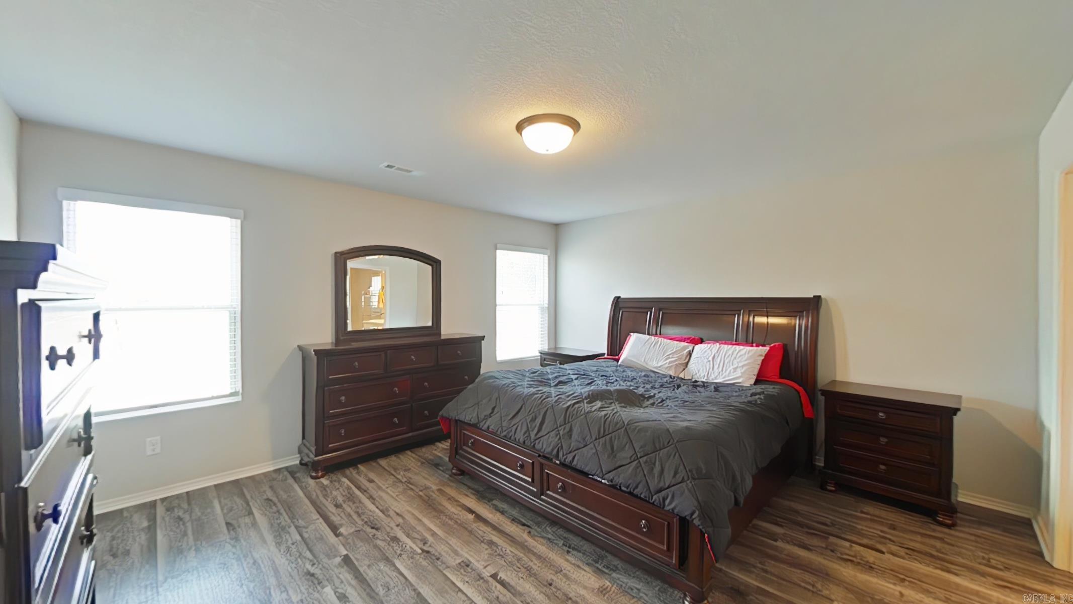 6040 Woodcreek Cove