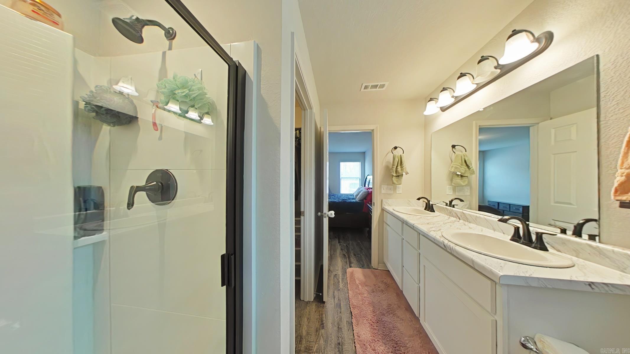 6040 Woodcreek Cove