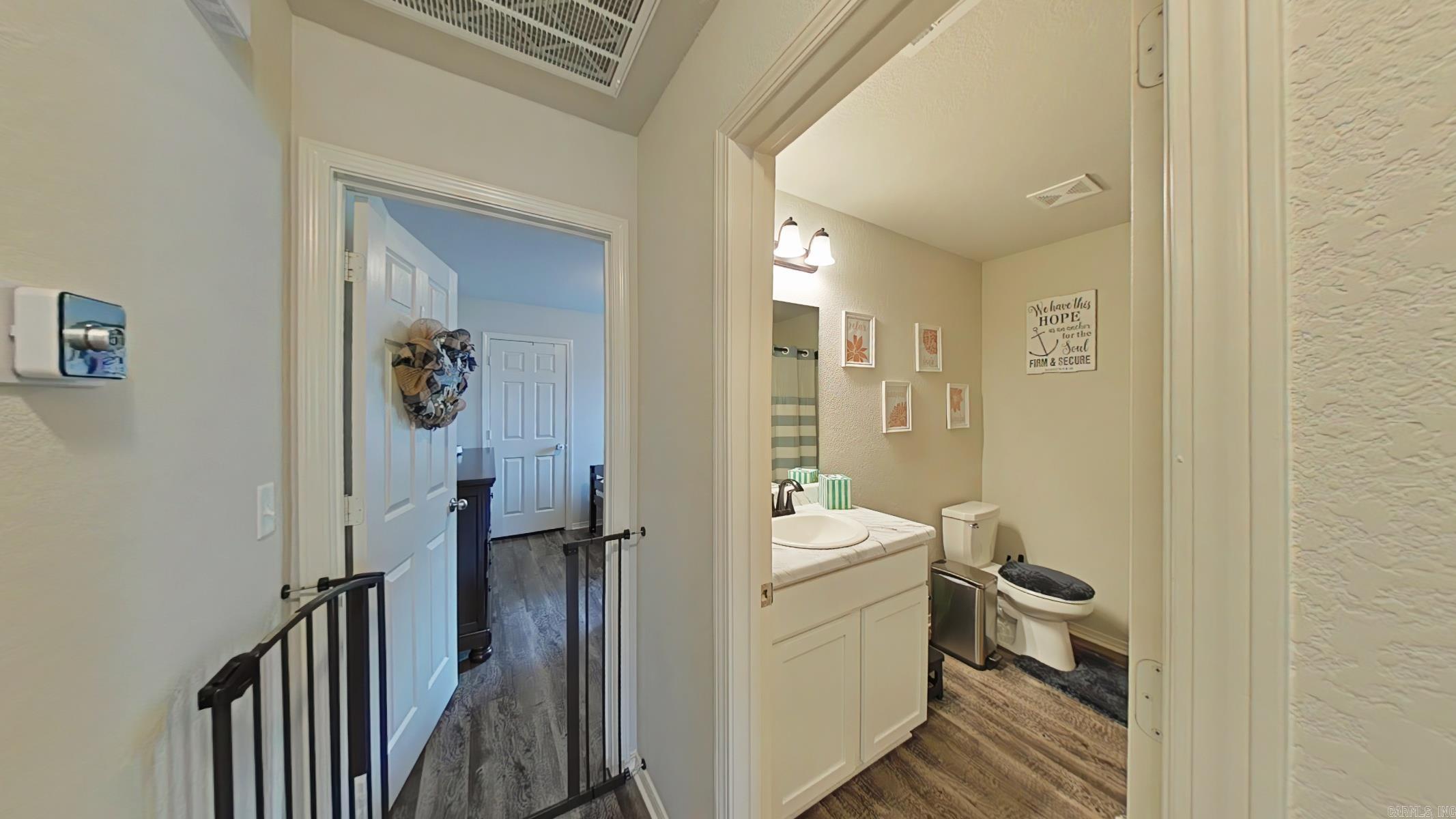6040 Woodcreek Cove