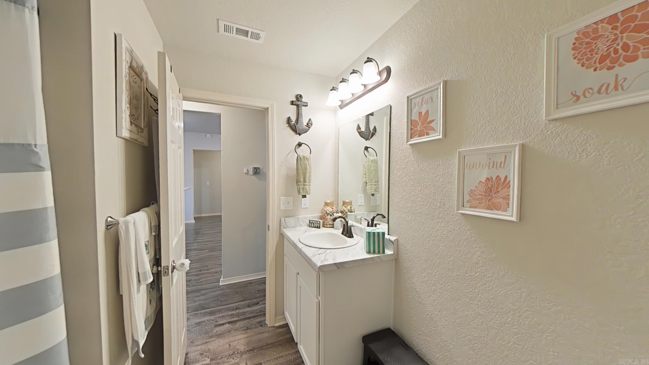 6040 Woodcreek Cove