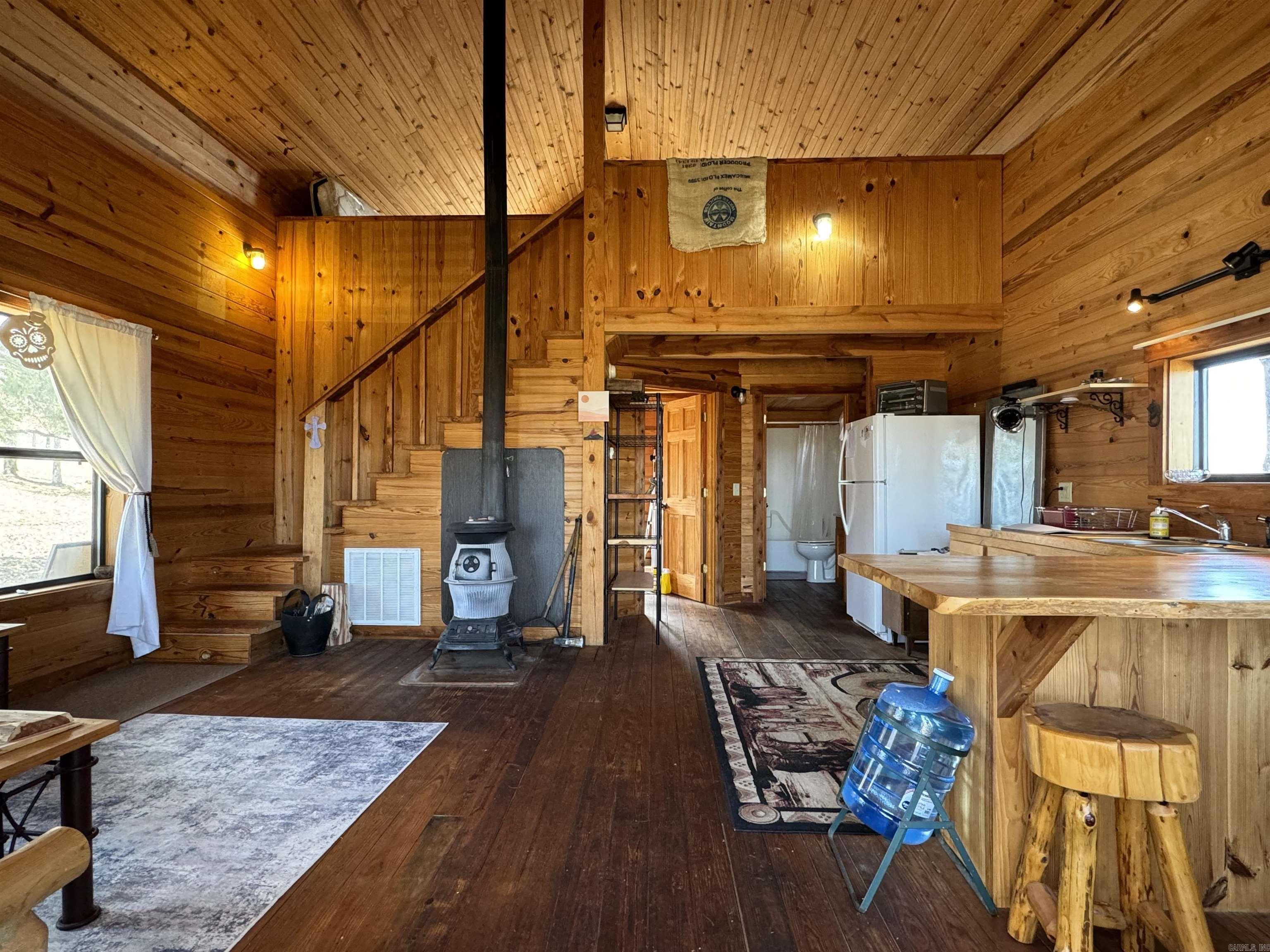 129 Cleng Personn Street