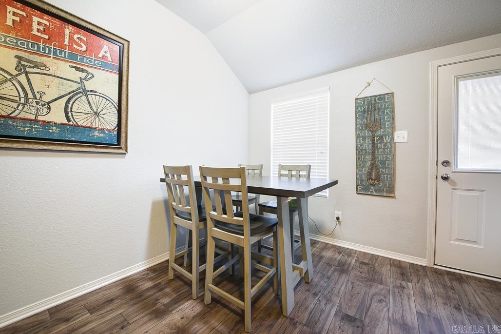 908 Greystone Boulevard