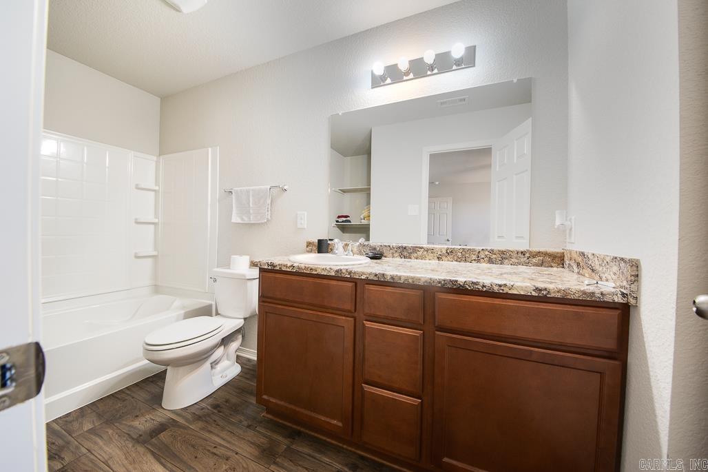 908 Greystone Boulevard