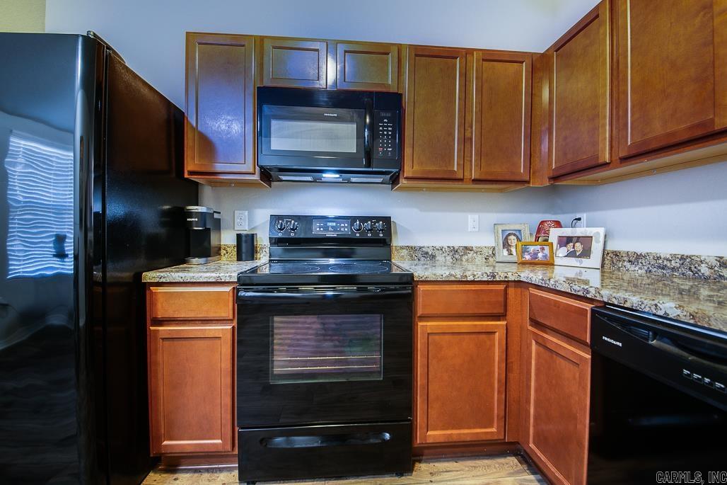 908 Greystone Boulevard