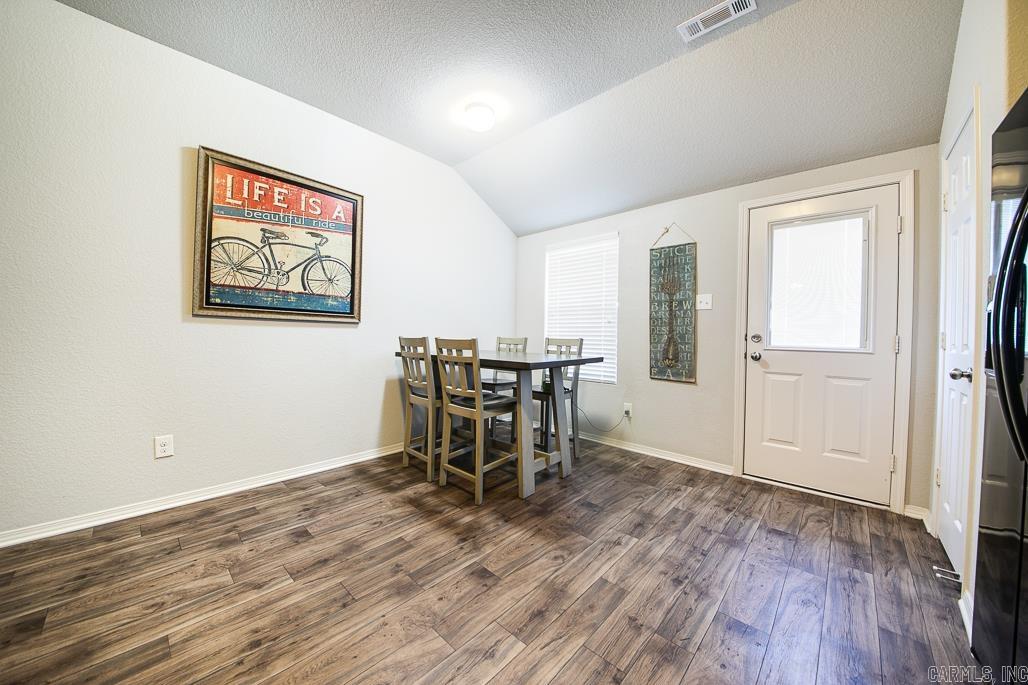 908 Greystone Boulevard