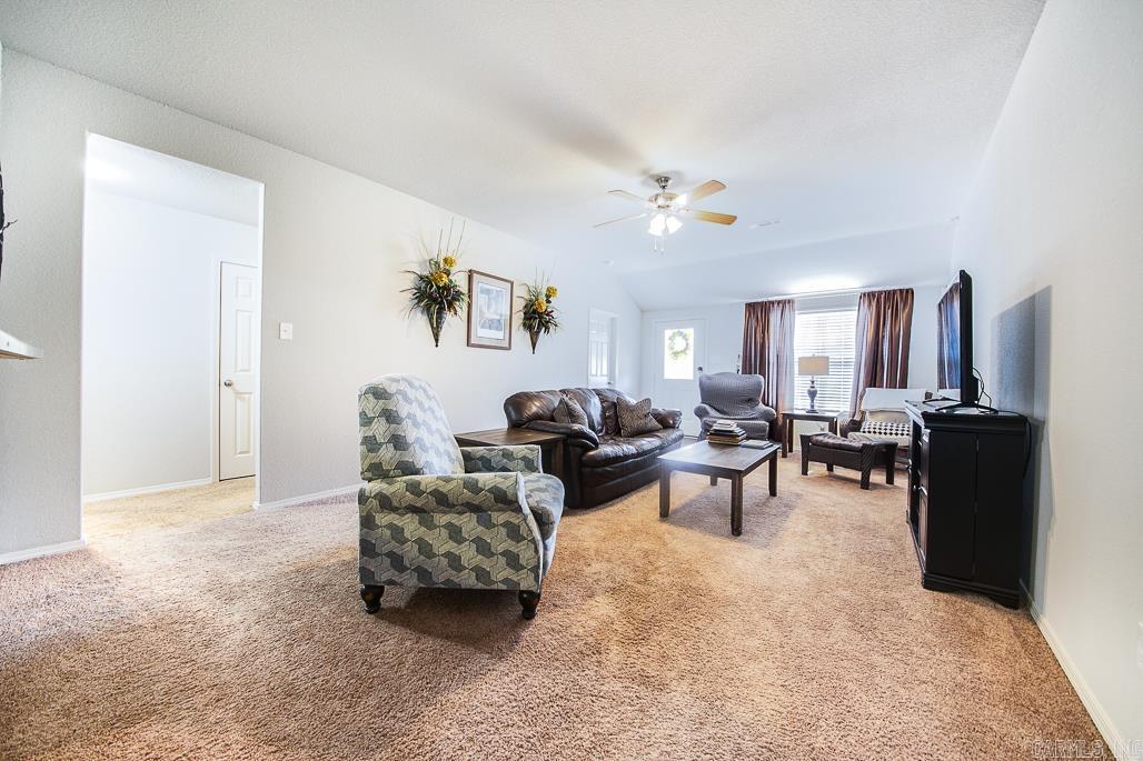 908 Greystone Boulevard