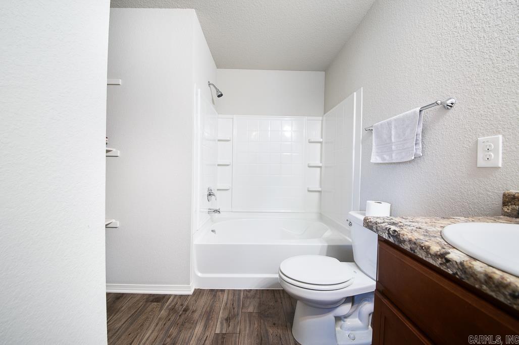 908 Greystone Boulevard