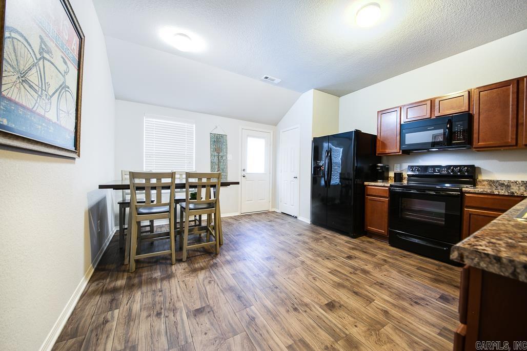 908 Greystone Boulevard