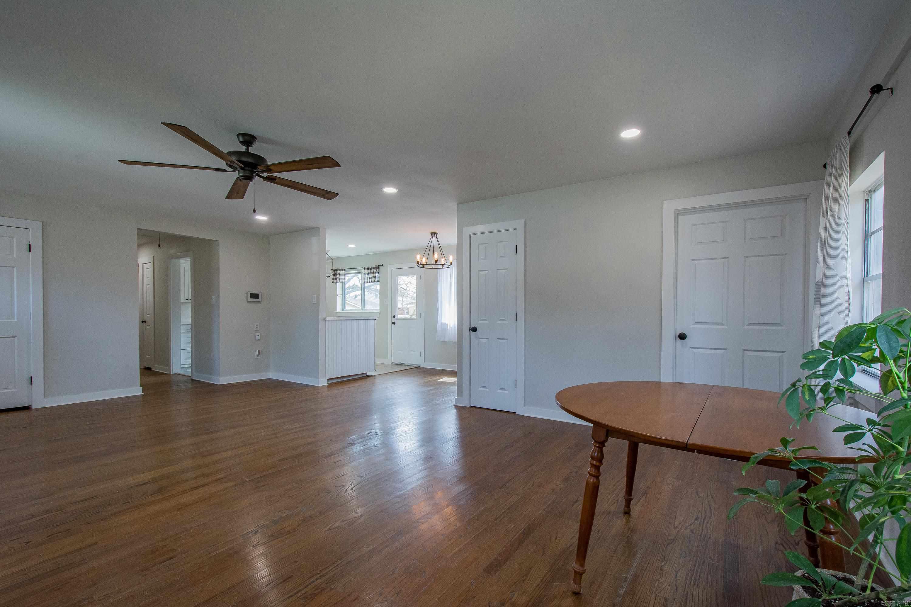318 W K Avenue