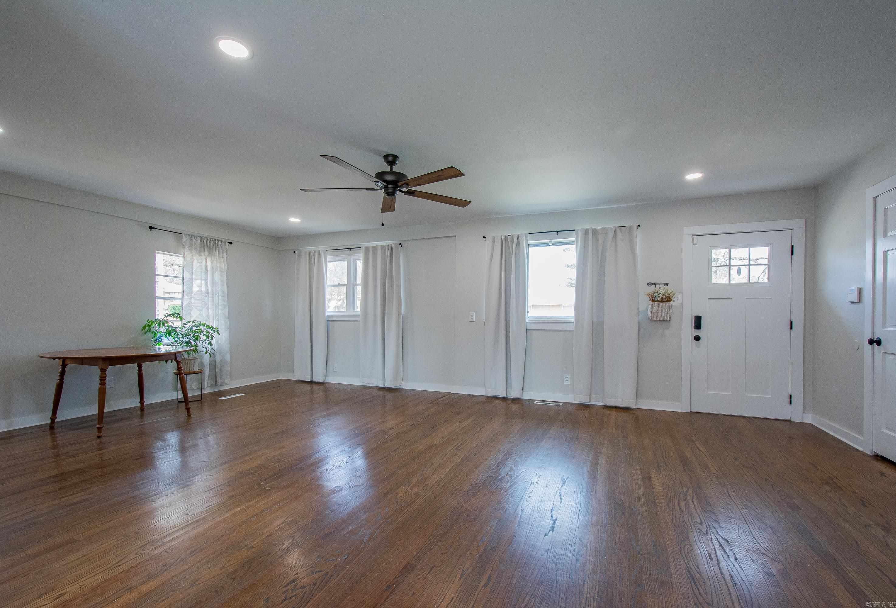 318 W K Avenue