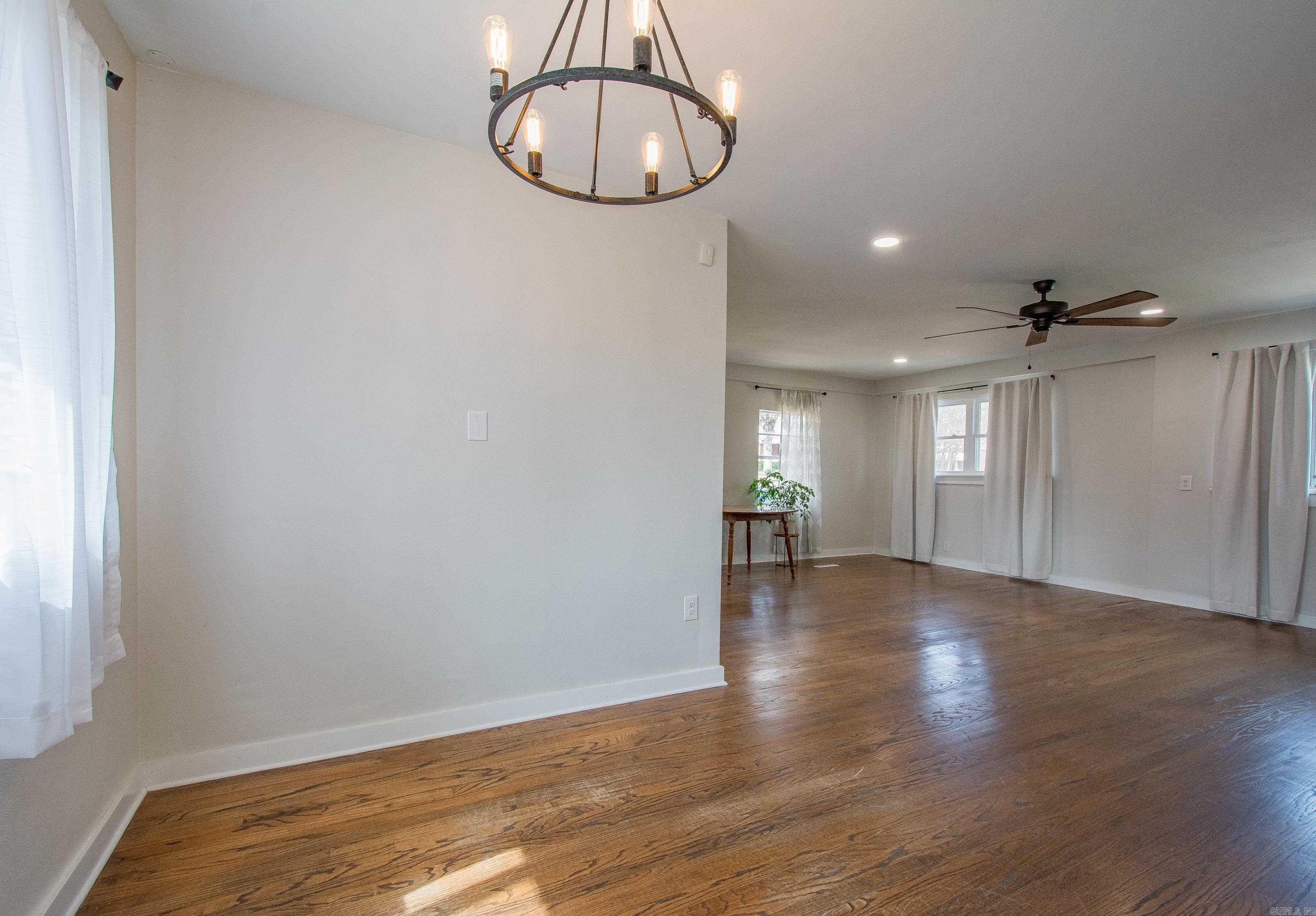 318 W K Avenue