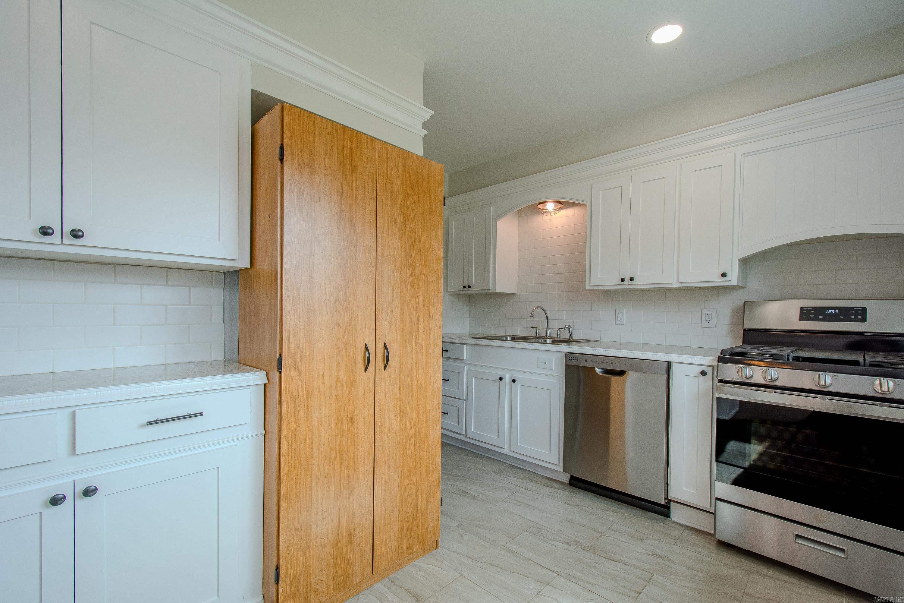 318 W K Avenue
