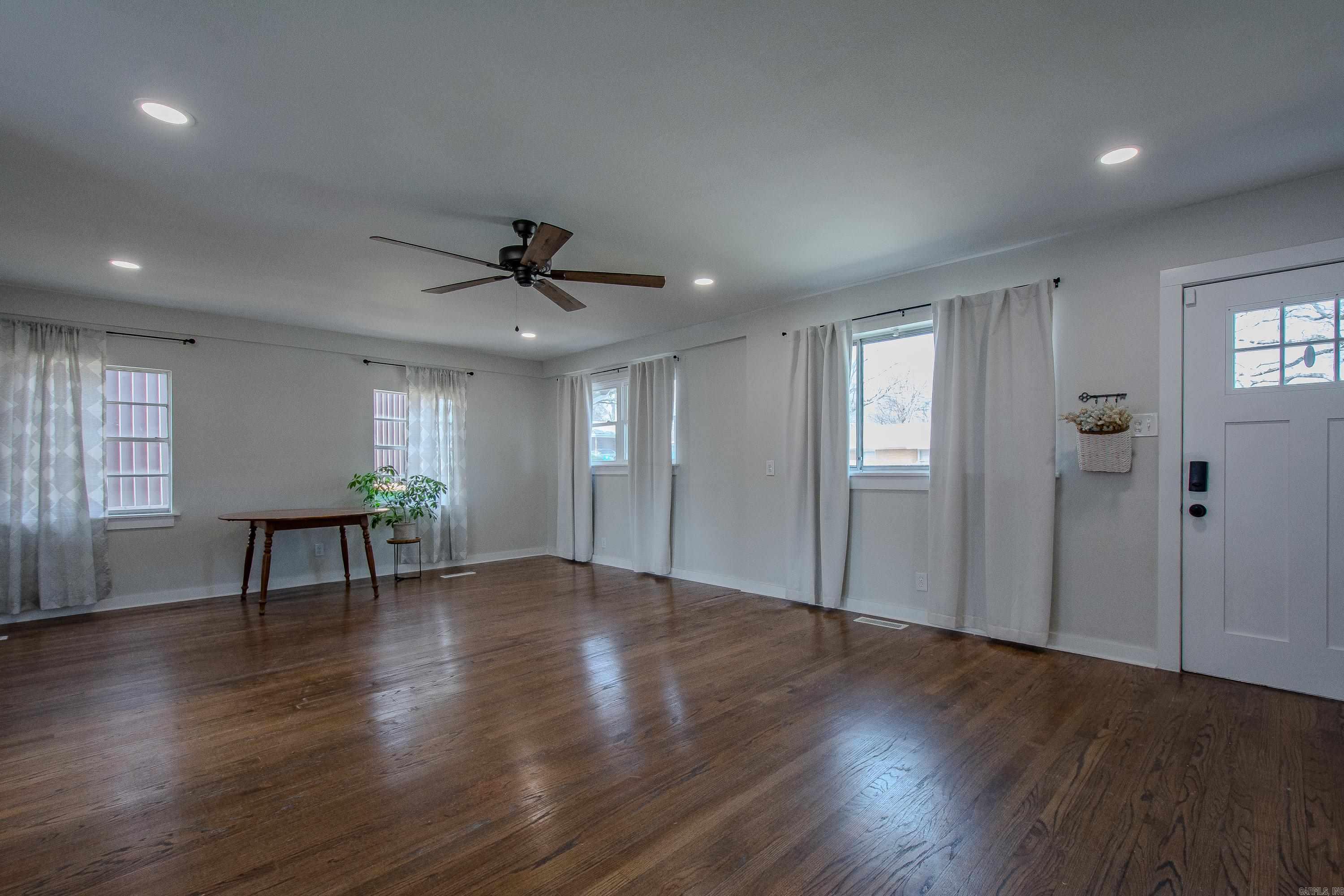 318 W K Avenue