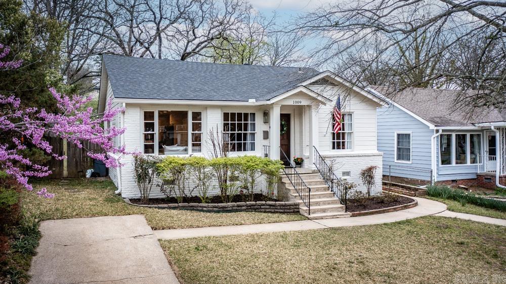 1009 N Taylor Street