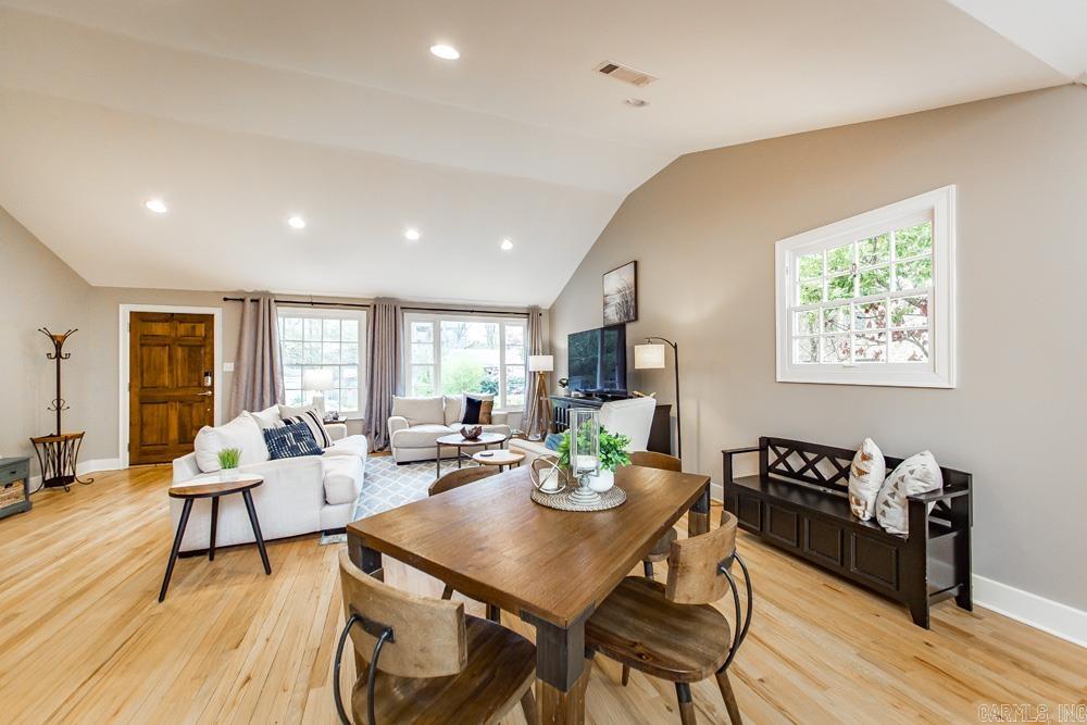 1009 N Taylor Street