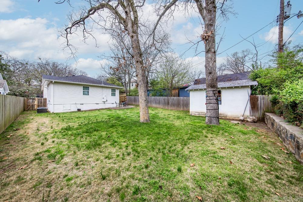 1009 N Taylor Street