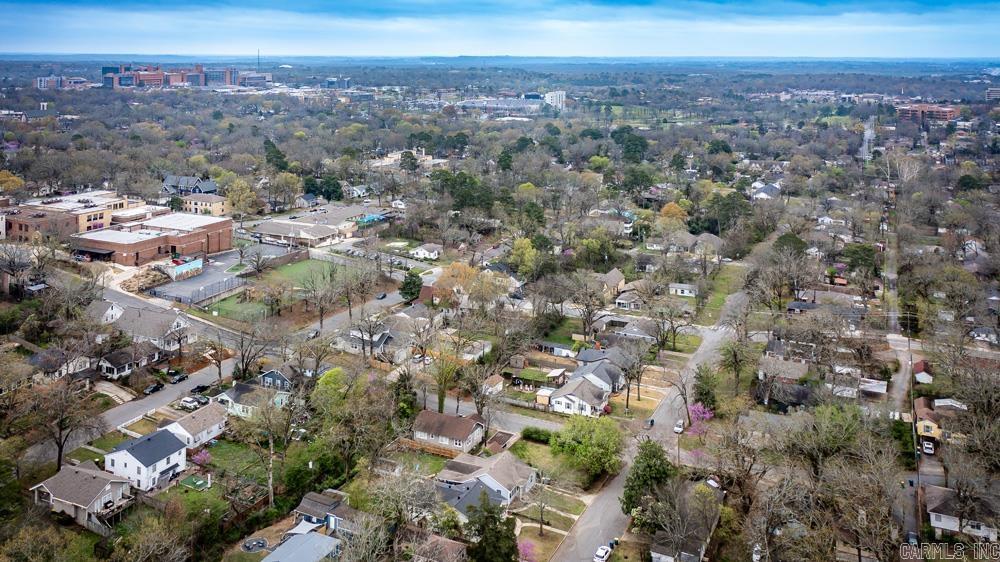 1009 N Taylor Street