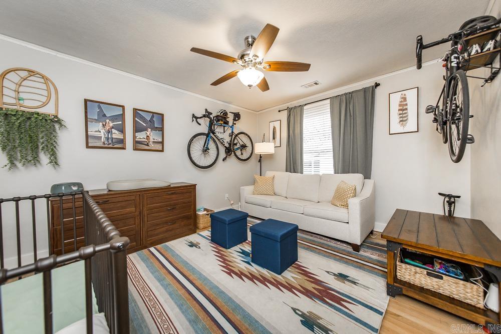 1009 N Taylor Street