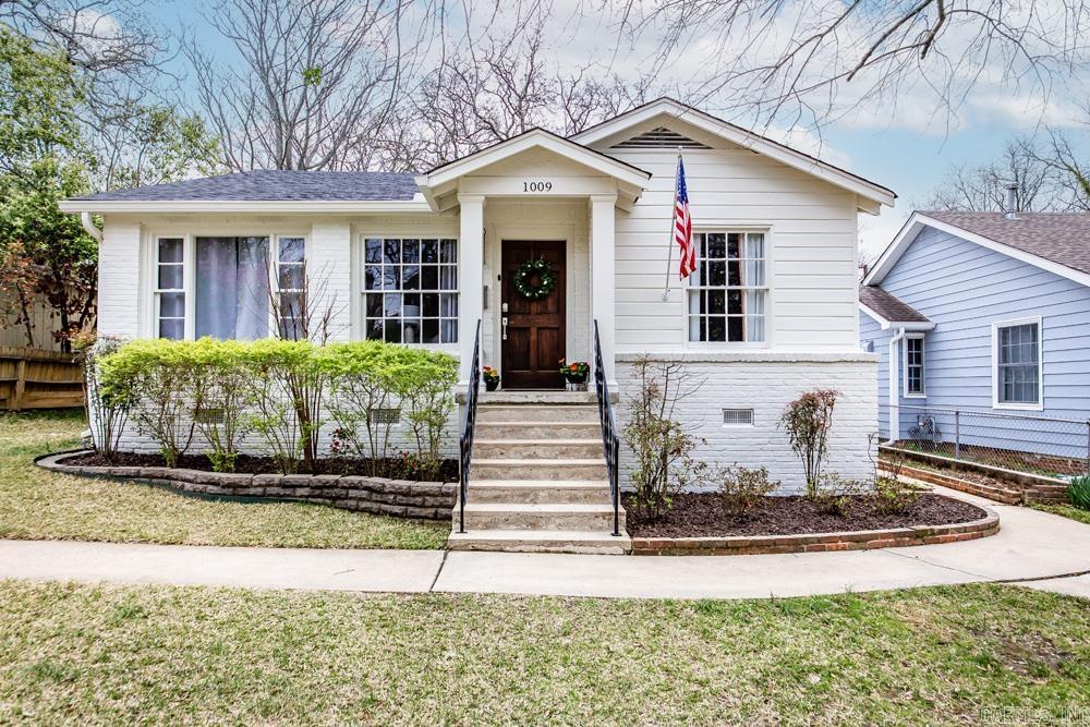 1009 N Taylor Street