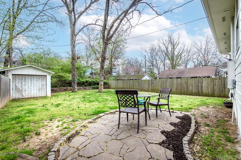 1009 N Taylor Street