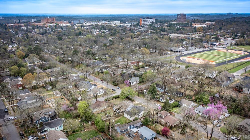 1009 N Taylor Street