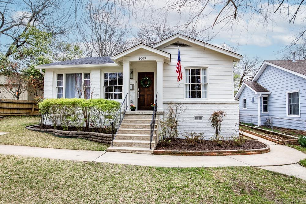 1009 N Taylor Street