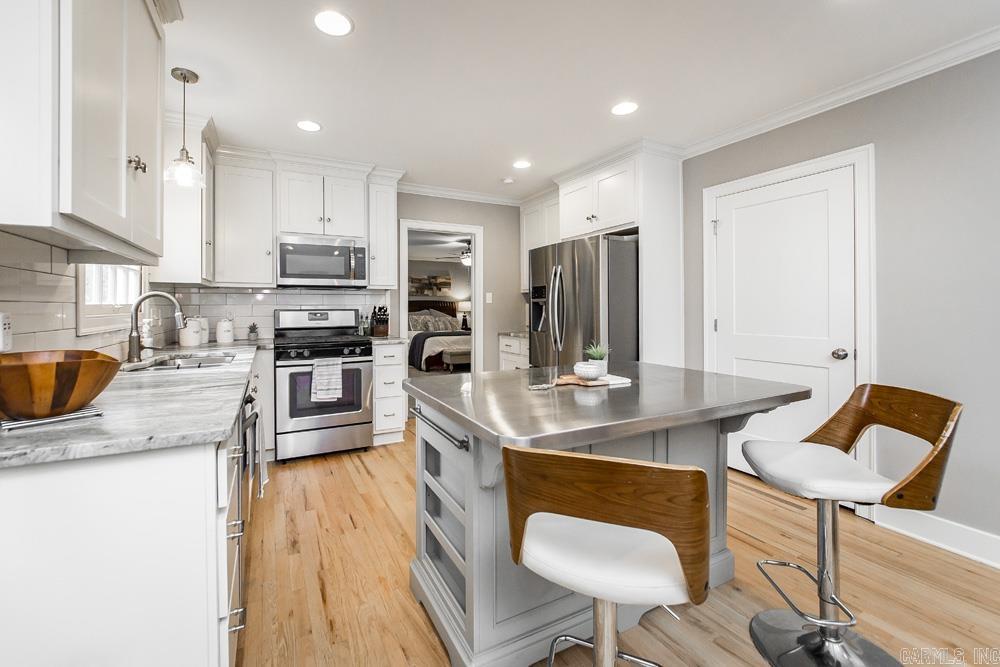 1009 N Taylor Street