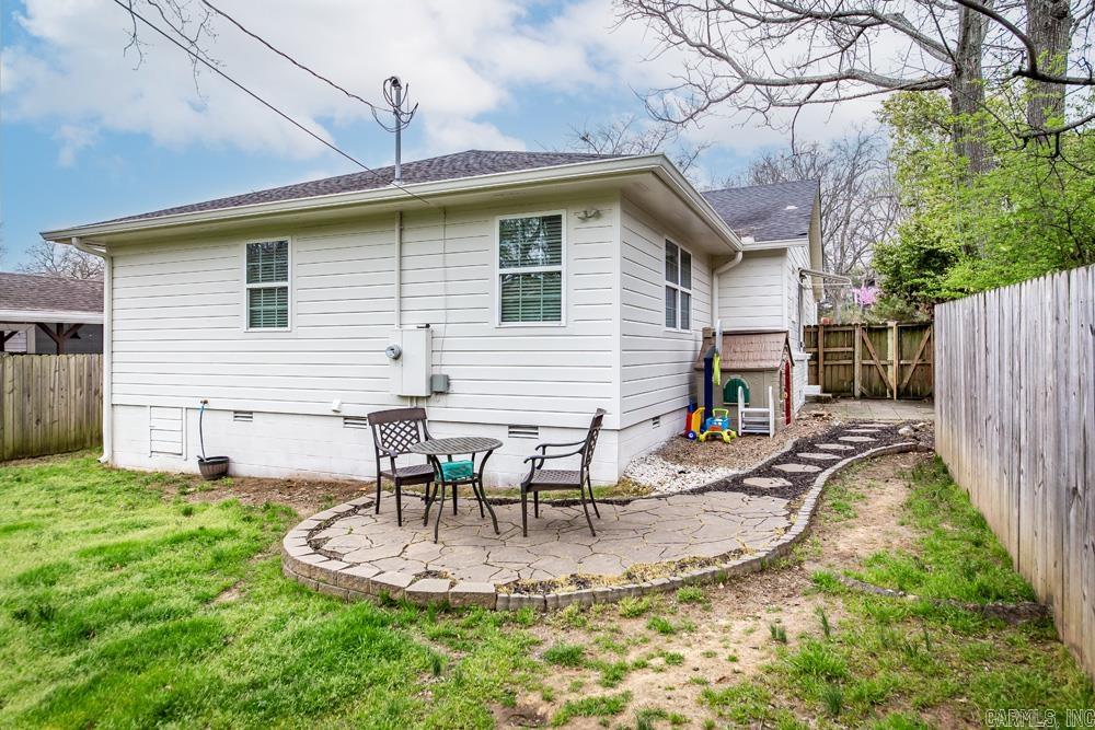 1009 N Taylor Street