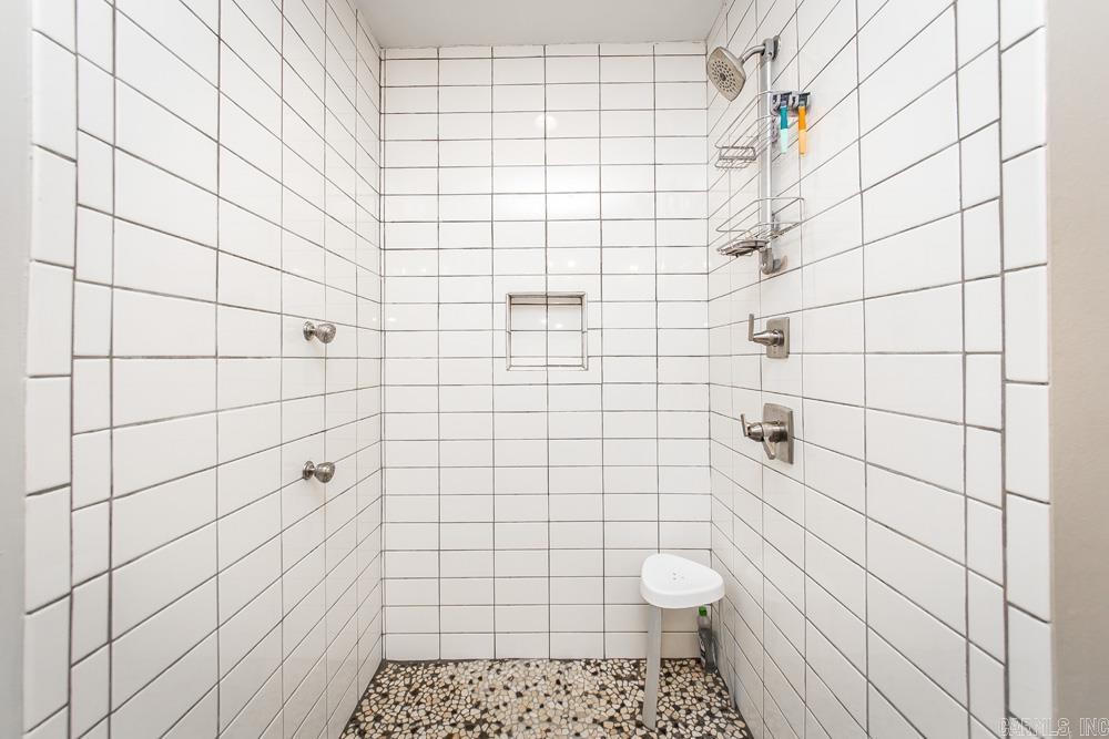 1009 N Taylor Street