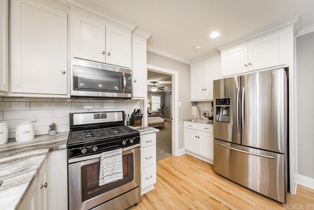 1009 N Taylor Street