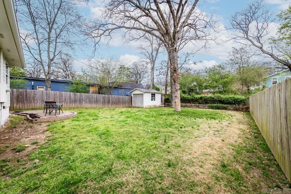 1009 N Taylor Street