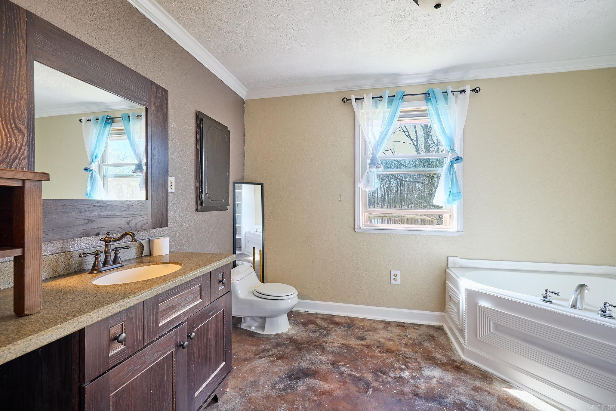 2413 Kruse Loop